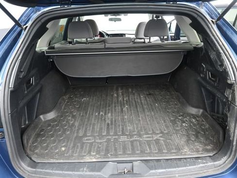 Used 2020 Subaru Outback Premium AWD/4WD image 6