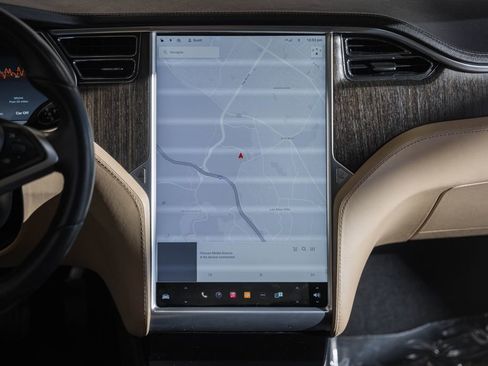 Used 2013 Tesla Model S image 17