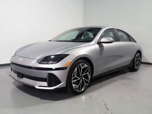 Used 2025 Hyundai Ioniq 6 SEL RWD image 9