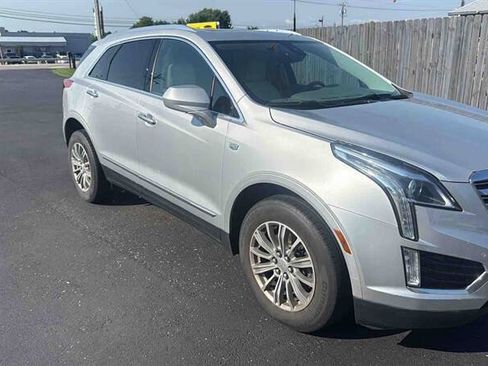 Used 2017 Cadillac XT5 Luxury w/ Driver Awareness Package FWD image 2