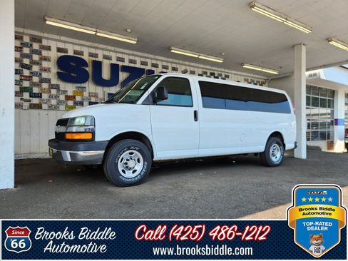 Used 2007 Chevrolet Express 3500 Extended Passenger w/ LT Preferred Equipment Group RWD image 1