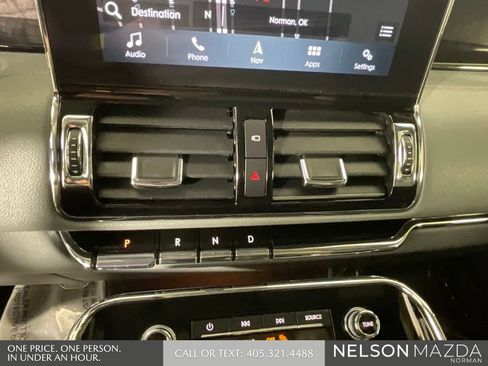 Used 2019 Lincoln Navigator L Select RWD image 37