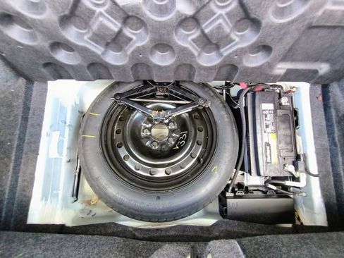 Used 2017 Dodge Challenger SXT RWD image 58
