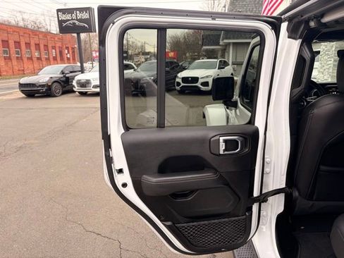 Used 2022 Jeep Wrangler Unlimited Sahara w/ Safety Group AWD/4WD image 14