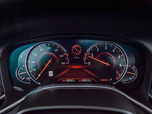 Used 2019 BMW 740i w/ Executive Package image 18