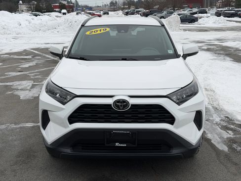Used 2019 Toyota RAV4 LE image 15