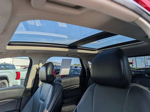 Used 2018 Ford Edge Titanium w/ Cold Weather Package AWD/4WD image 23