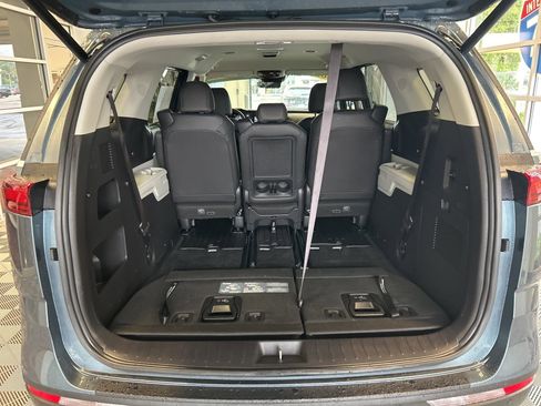 Certified 2024 Kia Carnival EX image 13