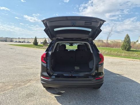 Used 2023 GMC Terrain SLE w/ Driver Convenience Package AWD/4WD image 10