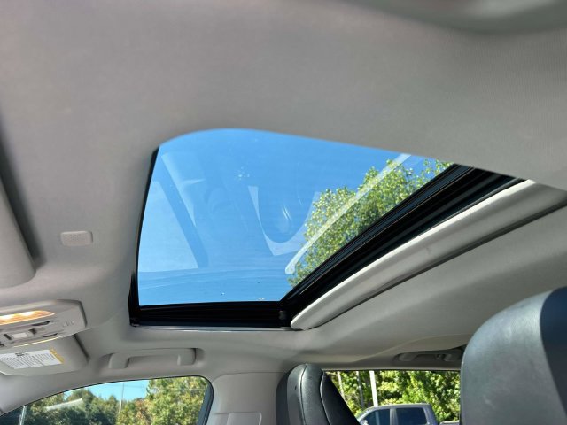 Used 2021 Toyota Highlander XLE FWD image 30