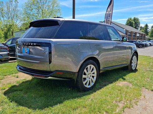 Used 2023 Land Rover Range Rover SE AWD/4WD image 6