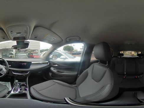 Used 2025 Buick Encore GX Preferred FWD image 39