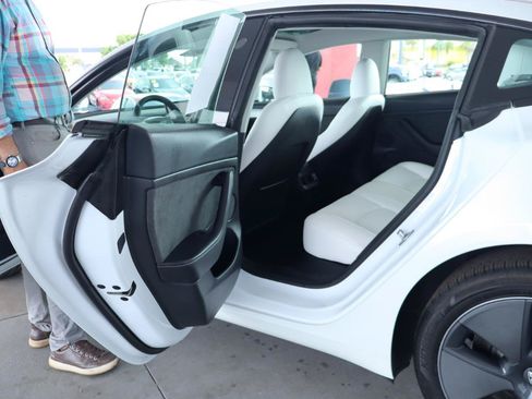 Used 2023 Tesla Model 3 Standard Range RWD image 29