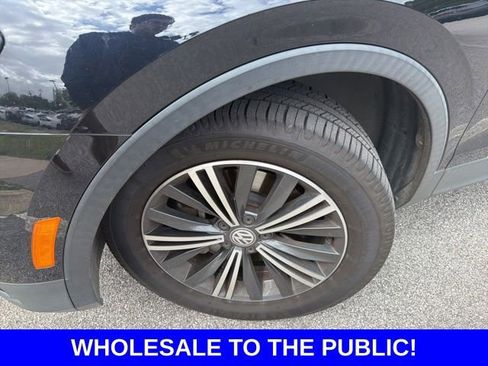 Used 2018 Volkswagen Tiguan SEL Premium FWD image 3