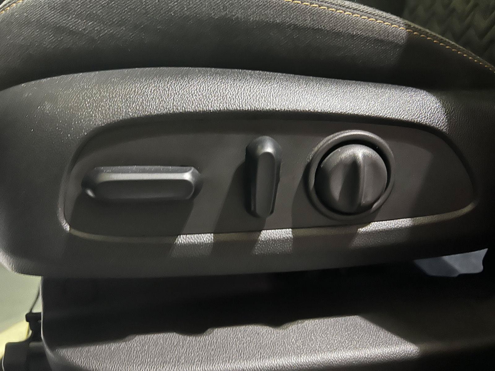 Used 2024 Chevrolet Equinox LT AWD/4WD image 37