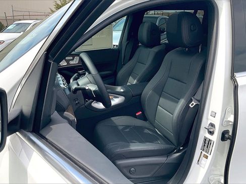 New 2025 Mercedes-Benz GLS 450 4MATIC image 9
