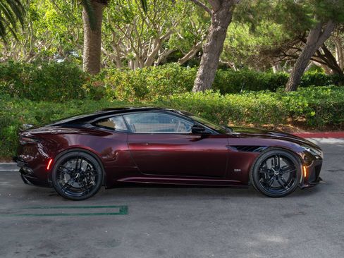 Used 2020 Aston Martin DBS Superleggera RWD image 25