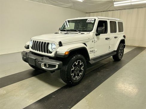 Certified 2024 Jeep Wrangler Sahara w/ Dual Top Group image 5