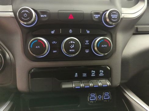 Used 2022 RAM 1500 Big Horn AWD/4WD image 17