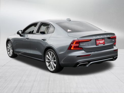 Used 2021 Volvo S60 T5 Momentum w/ Premium Package AWD/4WD image 5