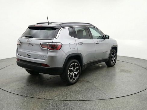 Used 2025 Jeep Compass Limited AWD/4WD image 9