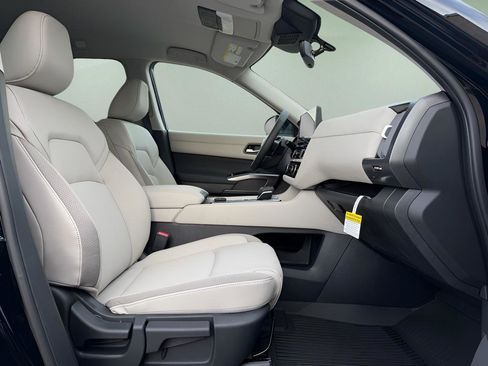New 2026 Nissan Pathfinder SL AWD/4WD image 16