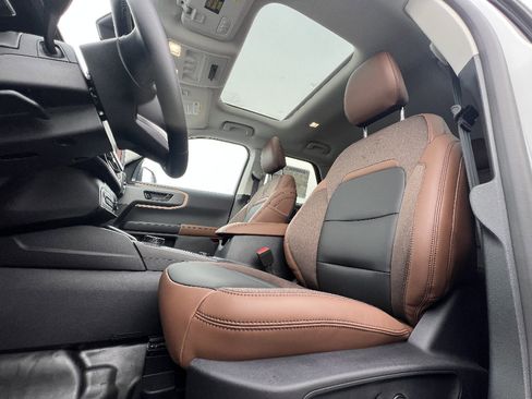 New 2025 Ford Bronco Sport Outer Banks w/ Sasquatch Outer Banks Package AWD/4WD image 16