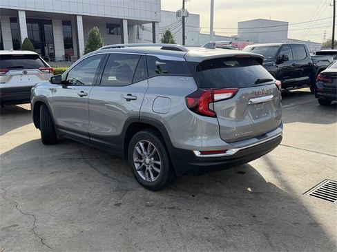 Used 2023 GMC Terrain SLT image 6
