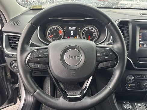 Used 2019 Jeep Cherokee Latitude Plus AWD/4WD image 16
