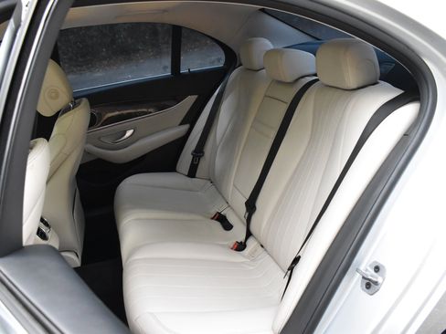 Used 2019 Mercedes-Benz E 300 4MATIC w/ Convenience Package image 26