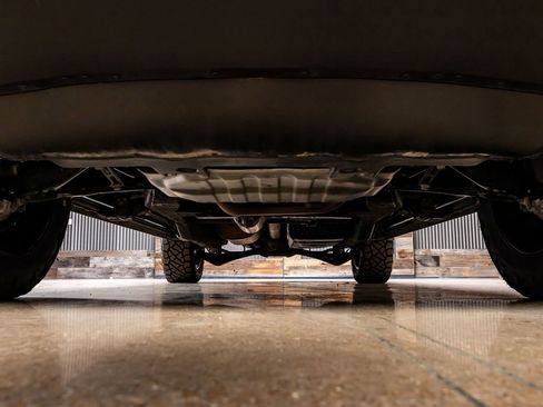 Used 2023 Chevrolet Suburban High Country image 15