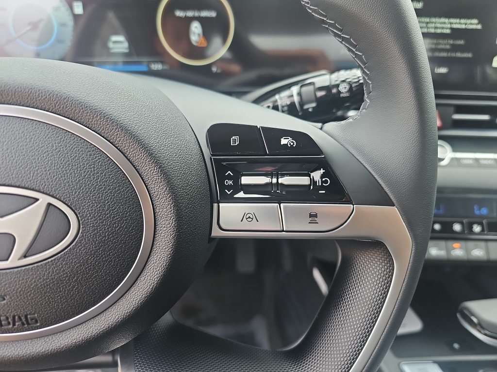 New 2026 Hyundai Elantra Limited FWD image 18