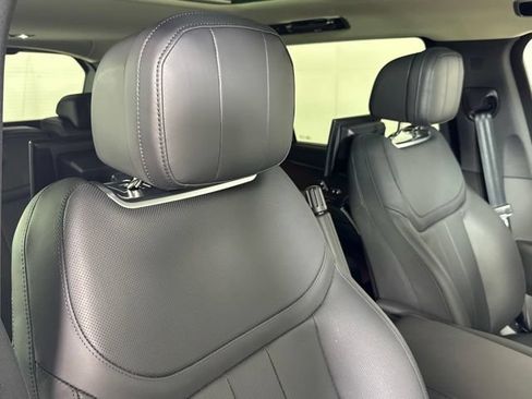 New 2026 Land Rover Range Rover Long Wheelbase SE AWD/4WD image 30