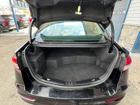 Used 2019 Ford Fusion SE image 8