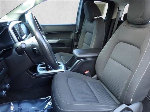 Used 2017 Chevrolet Colorado LT AWD/4WD image 10