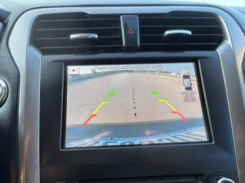 Used 2018 Ford Fusion SE w/ Fusion SE Technology Package FWD image 55
