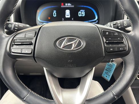 Used 2023 Hyundai Venue SEL w/ Cargo Package image 16