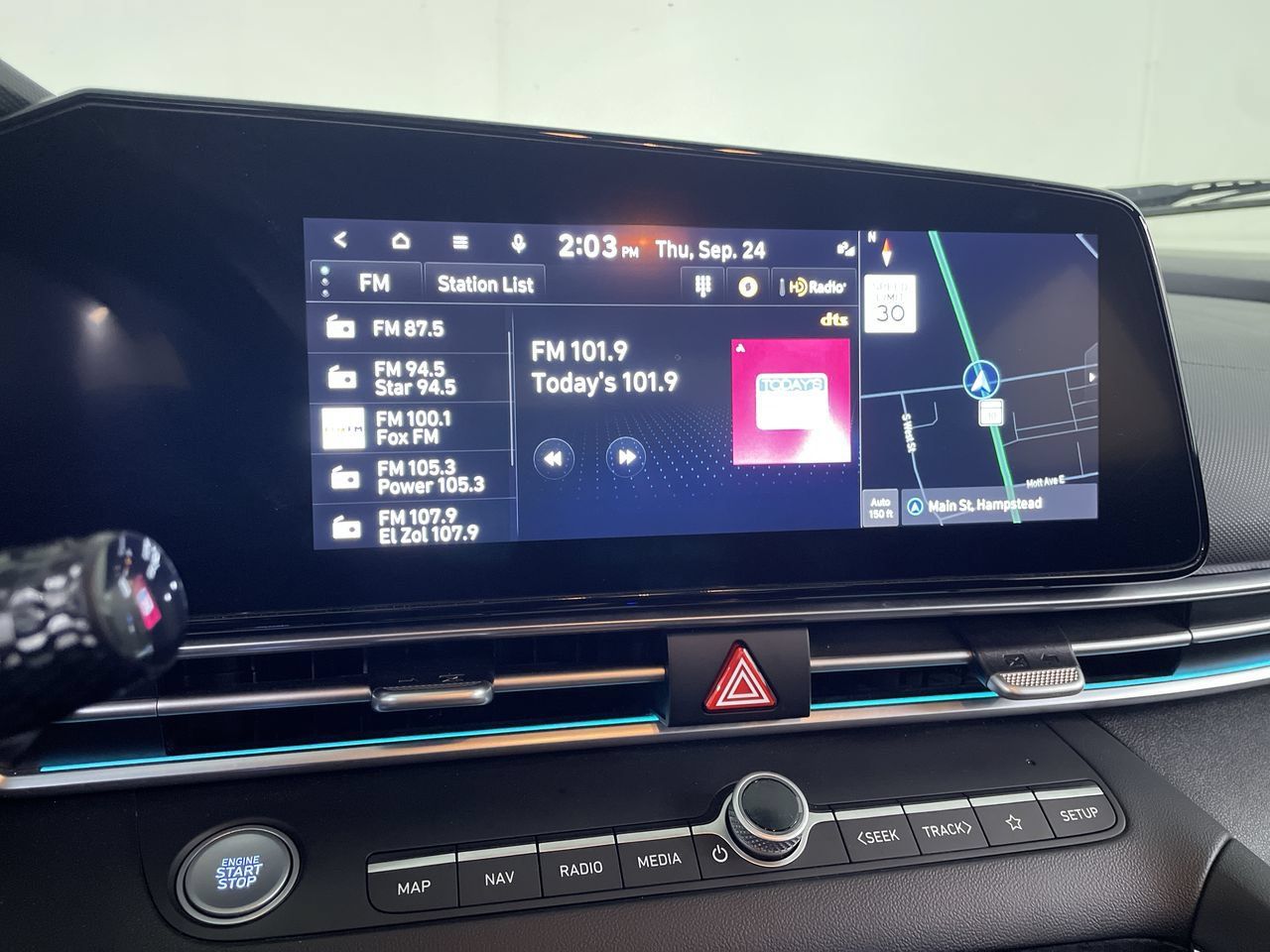 Used 2022 Hyundai Elantra Limited FWD image 15