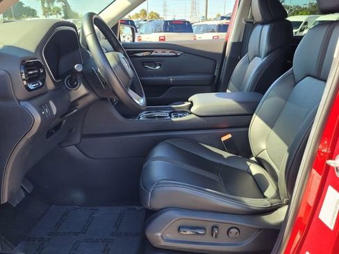 Used 2025 Honda Pilot EX-L image 11