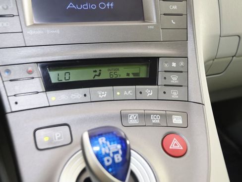Used 2013 Toyota Prius Three FWD image 23