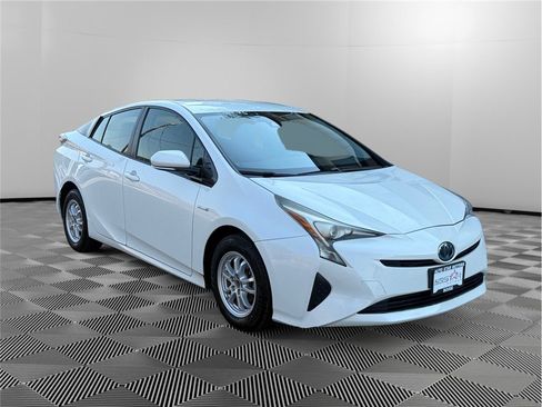 Used 2017 Toyota Prius Two FWD image 7