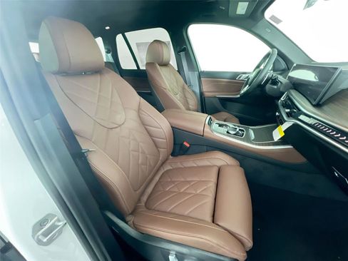New 2026 BMW X5 xDrive40i w/ Parking Assistance Package image 28
