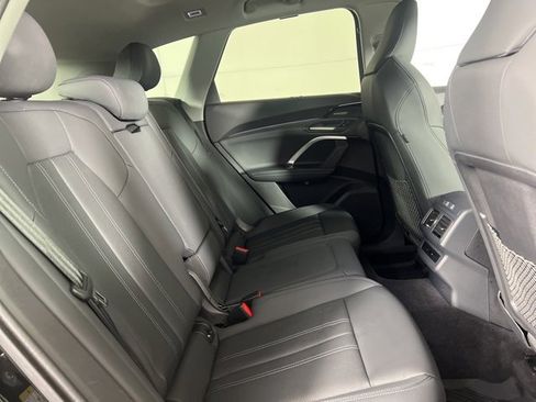 Used 2025 Audi Q5 Premium Plus w/ Premium Plus image 15