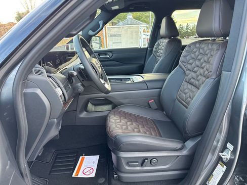 New 2026 Nissan Armada Platinum image 10