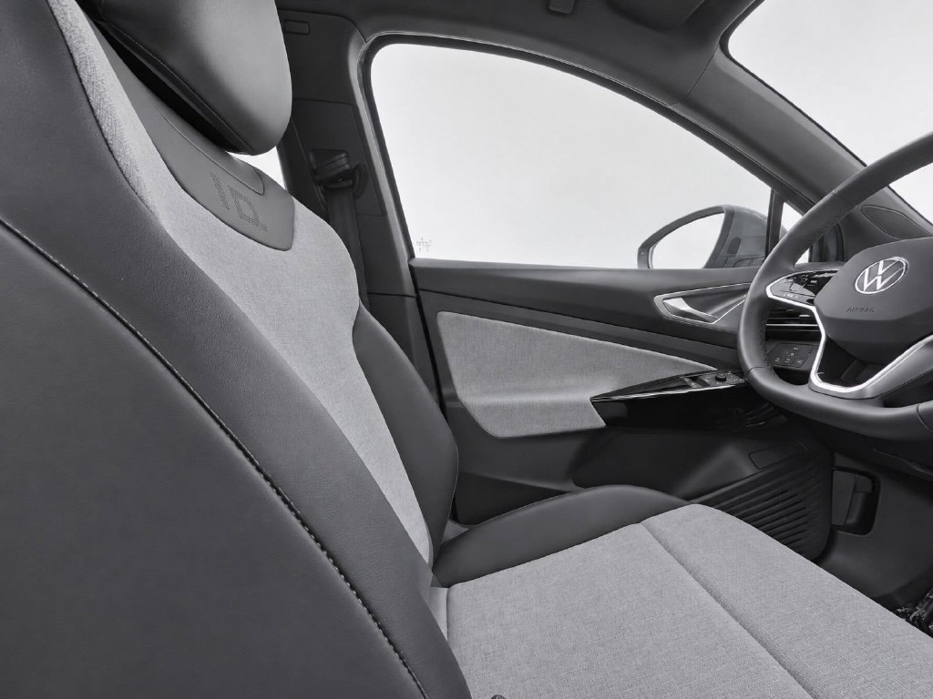 Certified 2023 Volkswagen ID.4 Pro AWD/4WD image 21