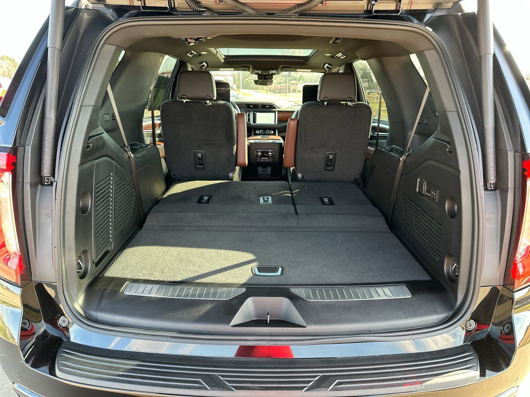 Used 2023 GMC Yukon Denali Ultimate AWD/4WD image 26