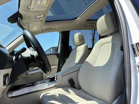 Used 2023 Mercedes-Benz GLB 250 image 7