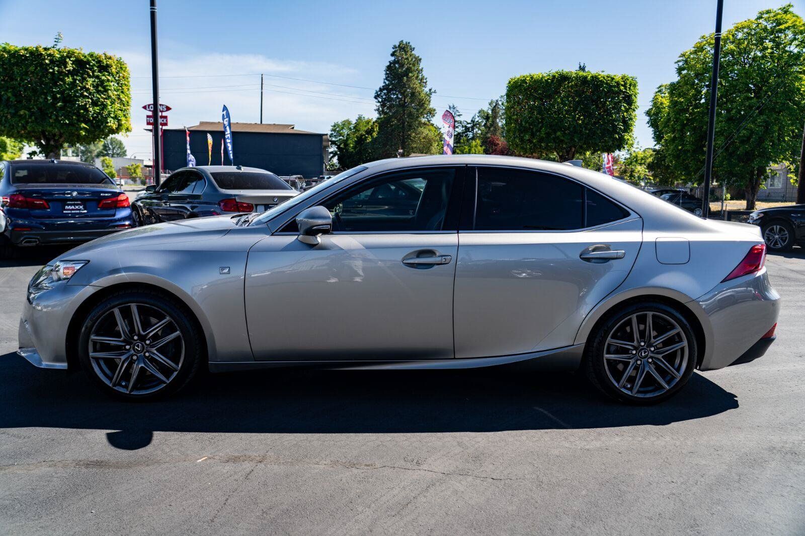 Used 2016 Lexus IS 300 AWD image 11