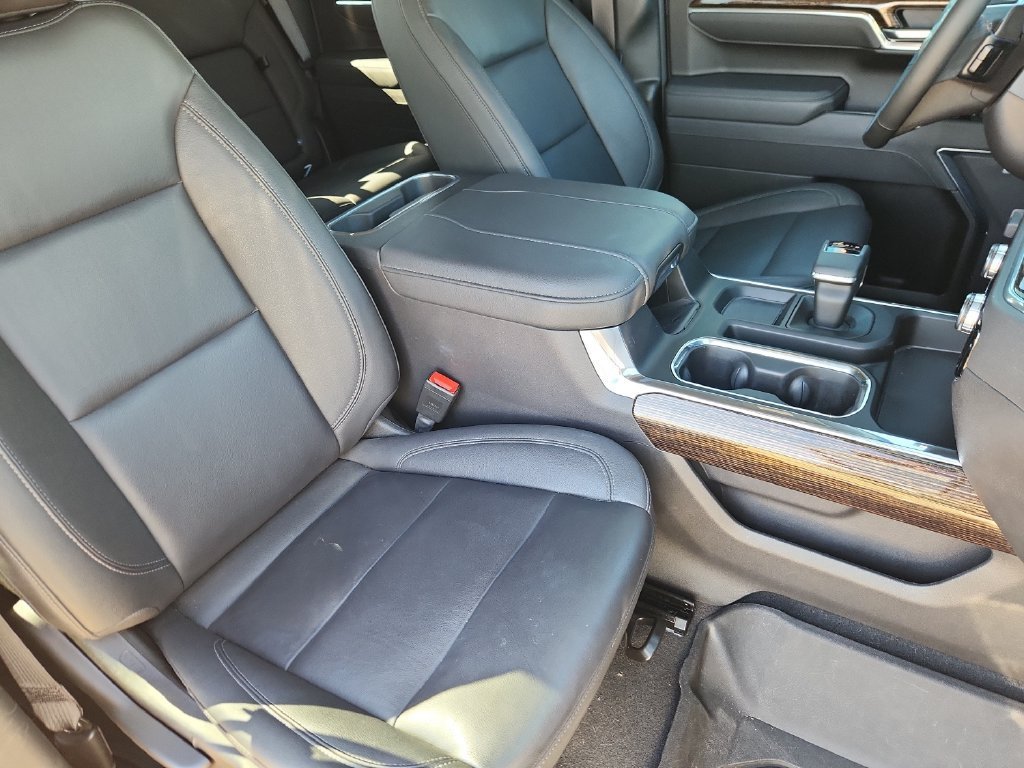Used 2025 GMC Sierra 1500 Elevation w/ Elevation Premium Package AWD/4WD image 13