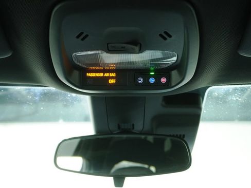 Used 2025 Chevrolet Trax RS w/ Driver Confidence Package FWD image 19